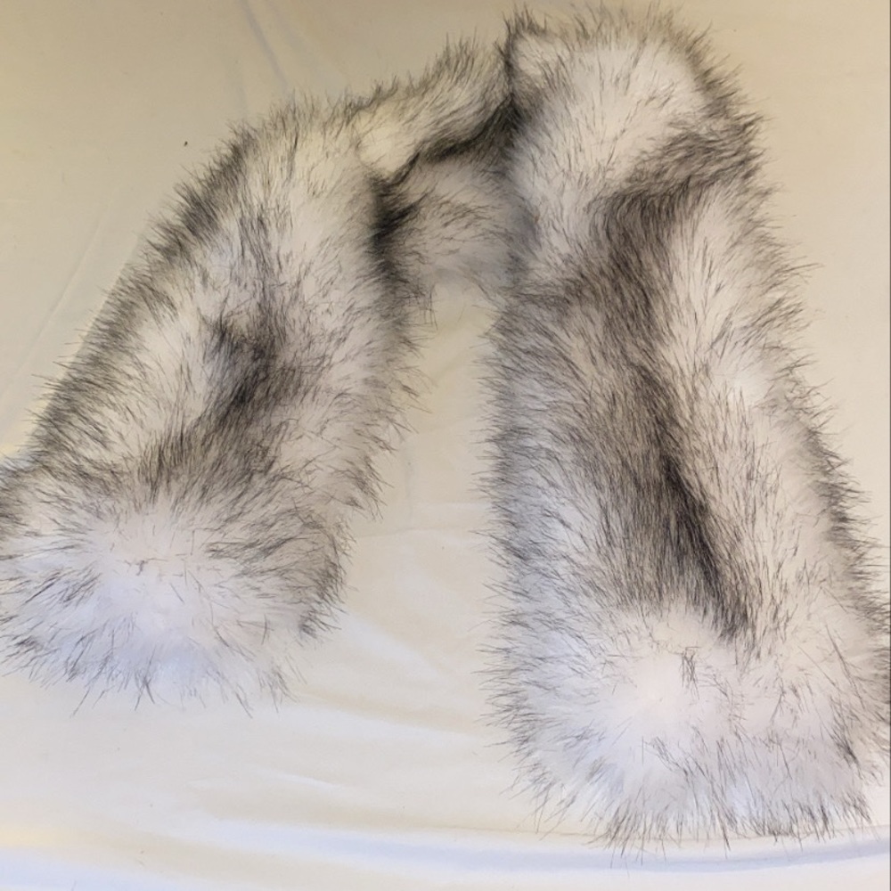 Faux fur scarf, shall